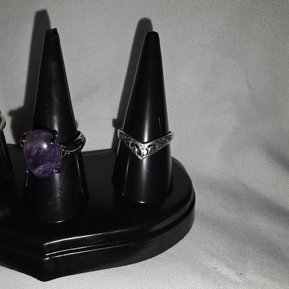 Elegant Silver and Purple Gemstone Ring Set Size 6 - Picture 4 of 4